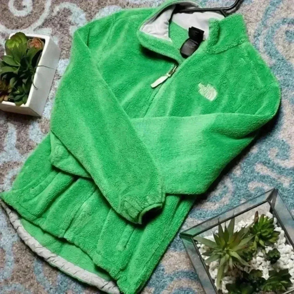 LIME GREEN NORTHFACE JACKET - Picture 4 of 7